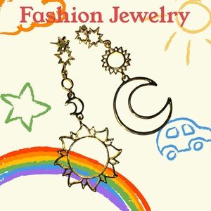 💥5/$25💥NWOT ~ Fashion Jewelry Gold tone Celestial Earrings